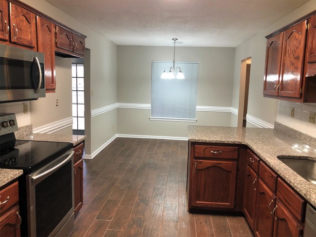 Building Photo - 2087 Kindlewood Dr