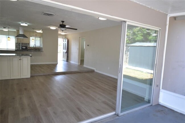 Building Photo - 746 Barbara St