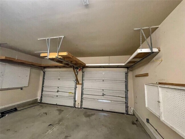 Building Photo - 807 Slope Creek Way