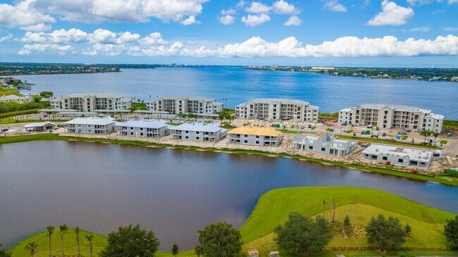 Building Photo - 910 Tidewater Shores Loop