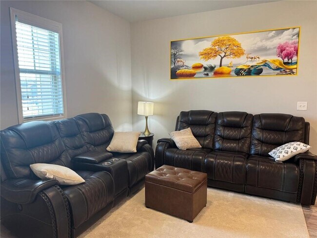 Building Photo - 126 Cottontail Ln