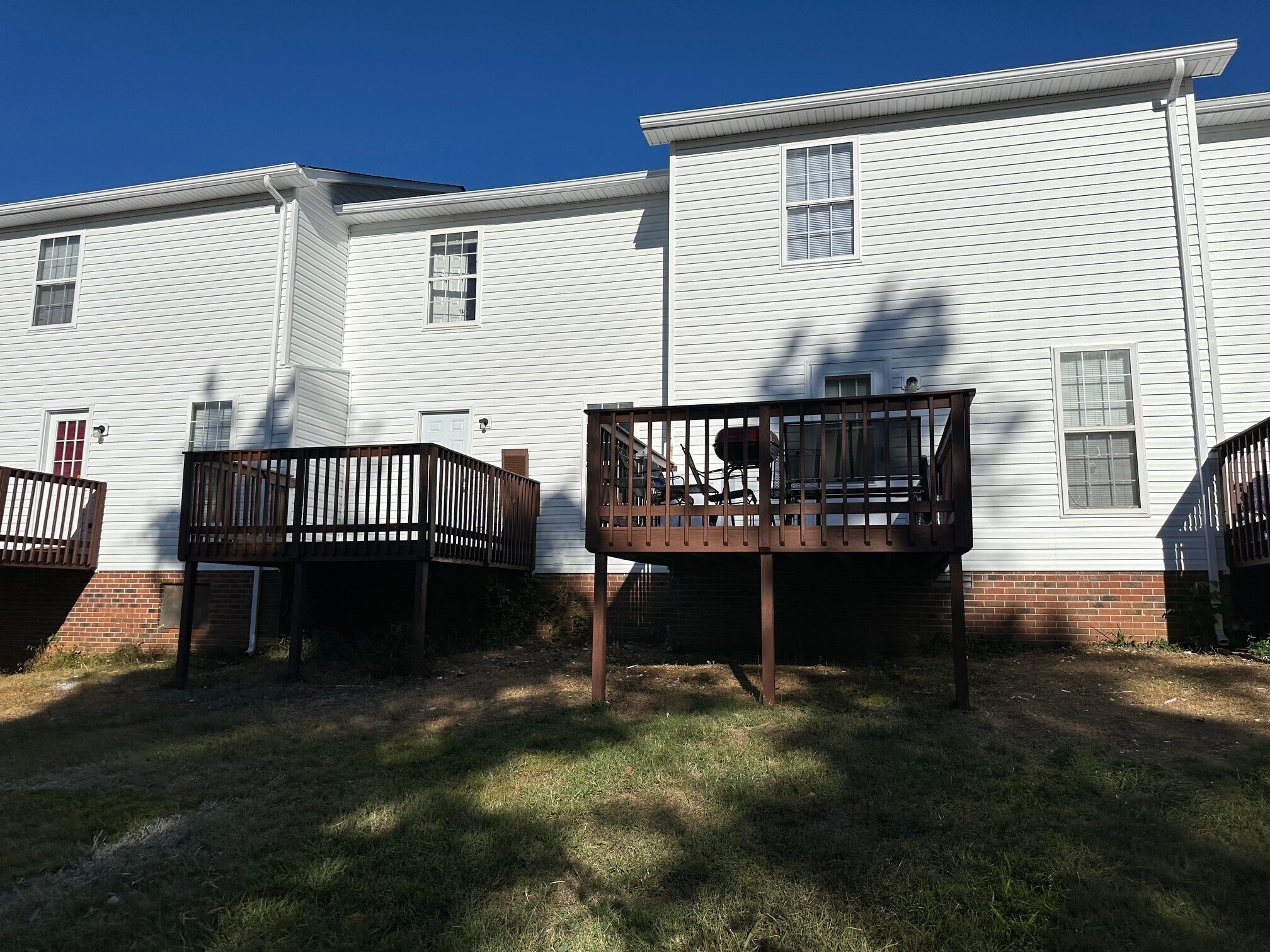 Building Photo - 2056 Tynewood Dr