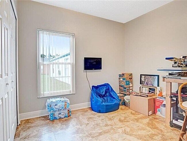 Building Photo - SINGLE FAMILY HOME IN POINCIANA 3/2