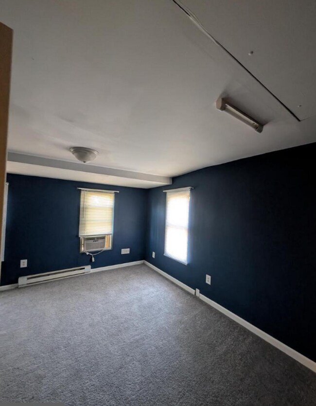 Building Photo - 202 Market St