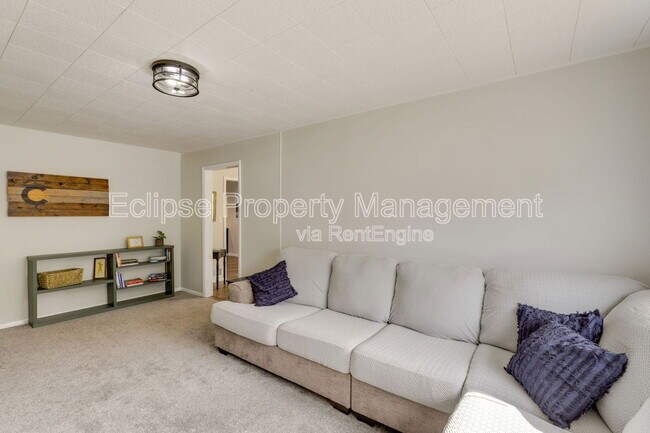 Building Photo - 1228 Bonito Ave