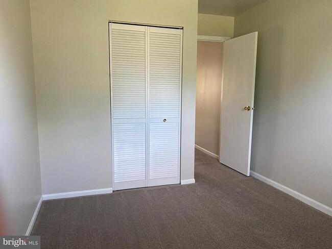 Building Photo - 4001 Brandywine Ct