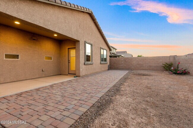 Building Photo - 11415 E Glowing Sunset Dr