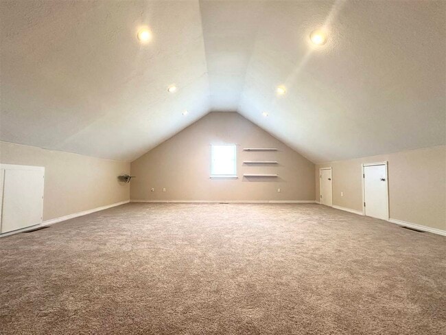 Building Photo - 6937 NE Watts Rd