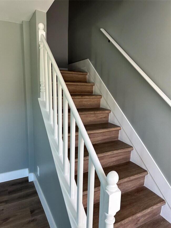 Building Photo - 1353 Silverado