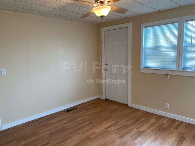 Building Photo - 2026 Shady Cove Dr