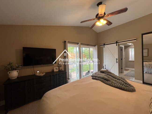 Building Photo - Wonderful 3bd/2ba Orangevale Home with 2 C...