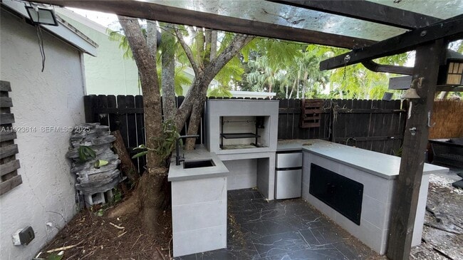 Building Photo - 18701 Shauna Manor Dr