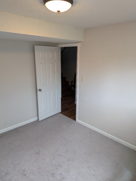 Building Photo - 1308 Ellen Pl