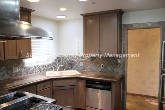 Building Photo - AVAILABLE AUGUST - Immaculate Spanish Style SLO Home - 3 Bedroom / 2 Bathroom