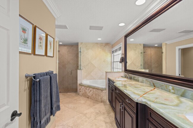 Building Photo - 2144 Henley Pl