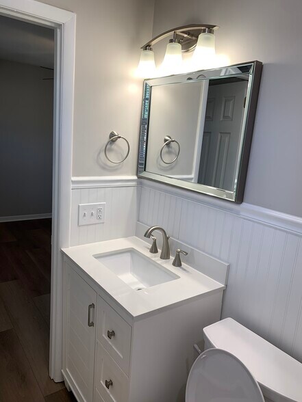 Building Photo - 276 Bonnasprings Dr