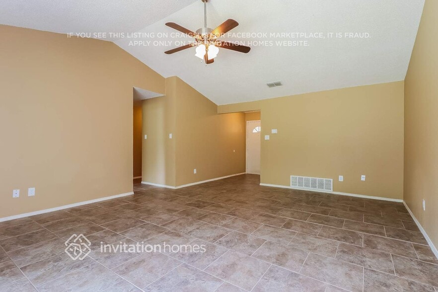 Building Photo - 6473 Green Ridge Dr