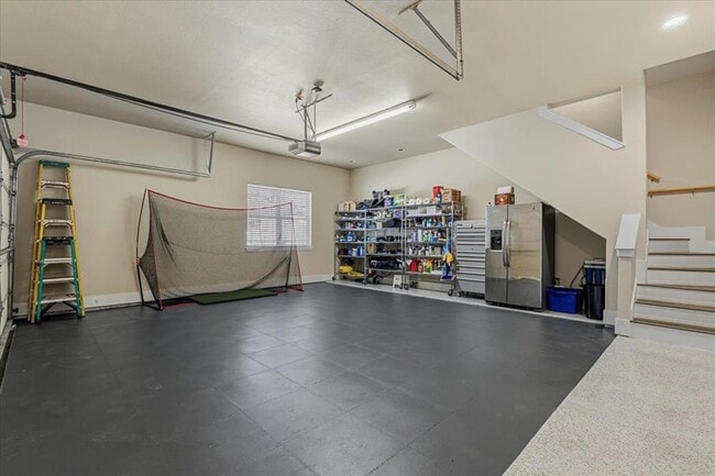 Building Photo - 25207 Lakeview Dr