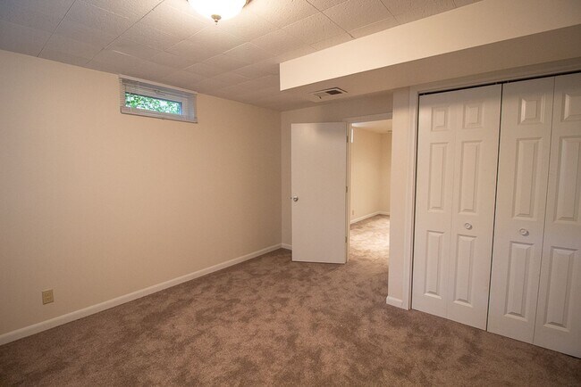 Building Photo - Beautiful 4 Bedroom House | 126th & Center