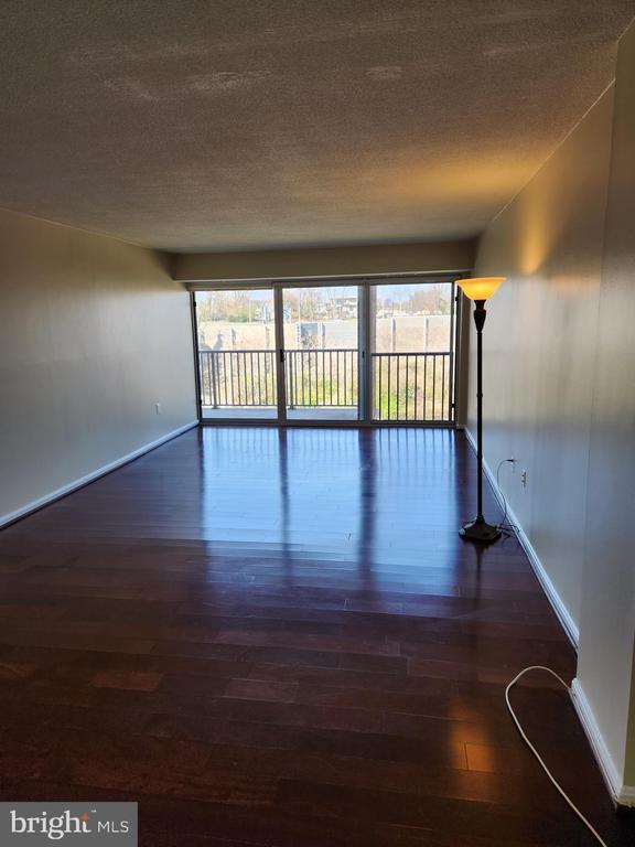 Building Photo - 1300 Army Navy Dr