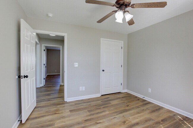 Building Photo - 51 Winding Oaks