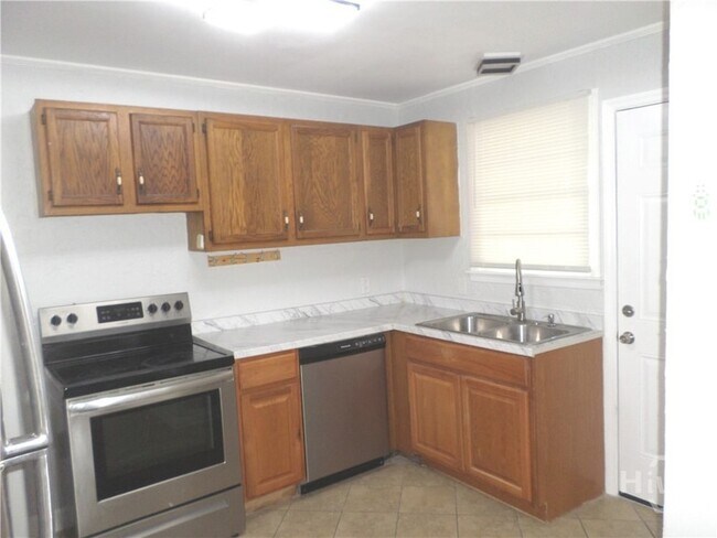 Building Photo - 213 Olmstead Dr