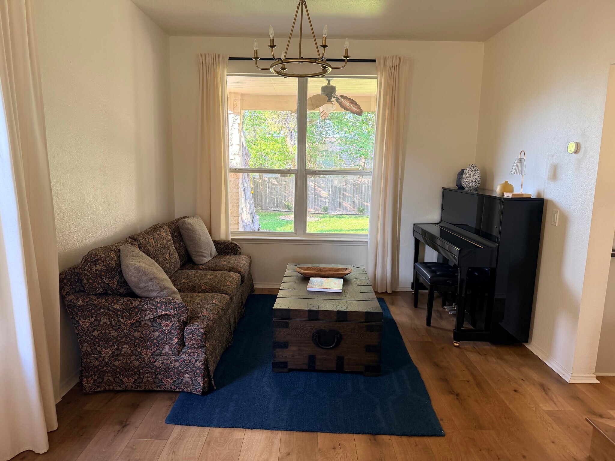 Building Photo - 8516 Hillrock Dr