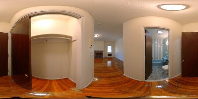 Building Photo - bedroom in Boston MA 02135