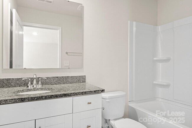 Building Photo - 117 Dogwood Vlg Trl