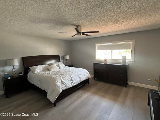 Building Photo - 190 Seawind Dr