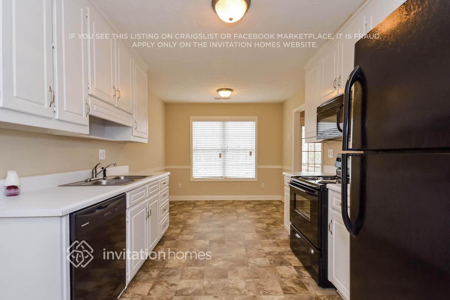 Building Photo - 2021 Bay Ct