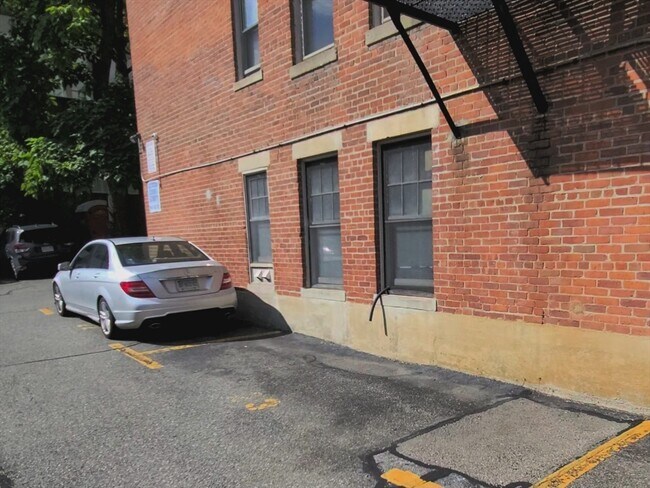 Building Photo - 848 Massachusetts Ave
