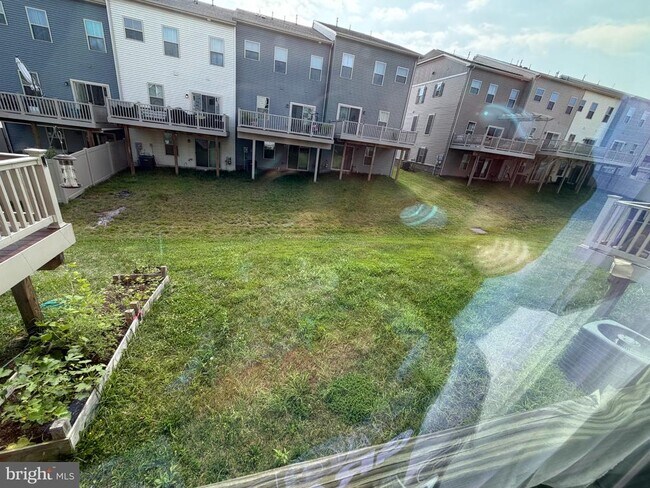 Building Photo - 6029 Goshawk St