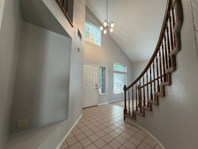 Building Photo - 8420 Oak Flat Way