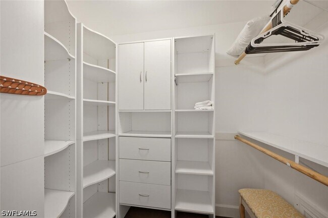 Building Photo - 2540 Half Moon Walk
