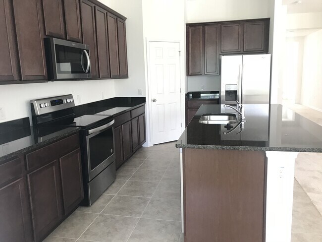 Building Photo - LARGE BRAND NEW 4 Bedroom in Windermere !!! Close to DISNEY! TOP SCHOOL!!