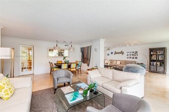 Building Photo - 199 Ocean Ln Dr