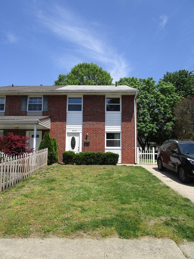 Primary Photo - Gorgeous 3 BR/1.5 BA EOG Townhome in Pasad...