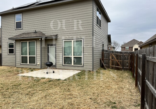 Building Photo - 10712 Fallbrook Rd