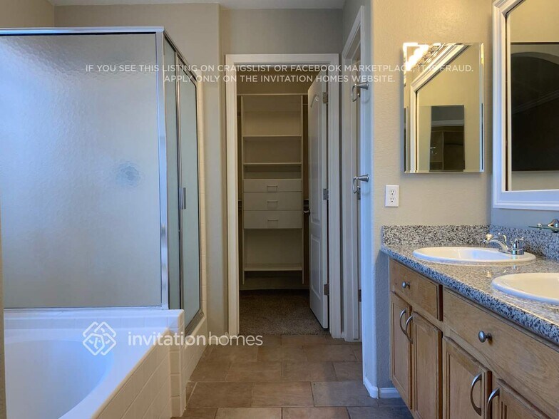 Building Photo - 1400 E Vernoa St