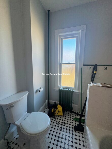 Building Photo - 48 Summer St