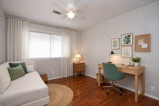 Building Photo - 2619 Soway St