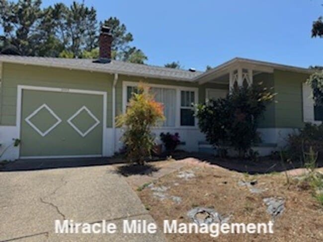Building Photo - Charming Sun Valley Home with Wonderful Ou...