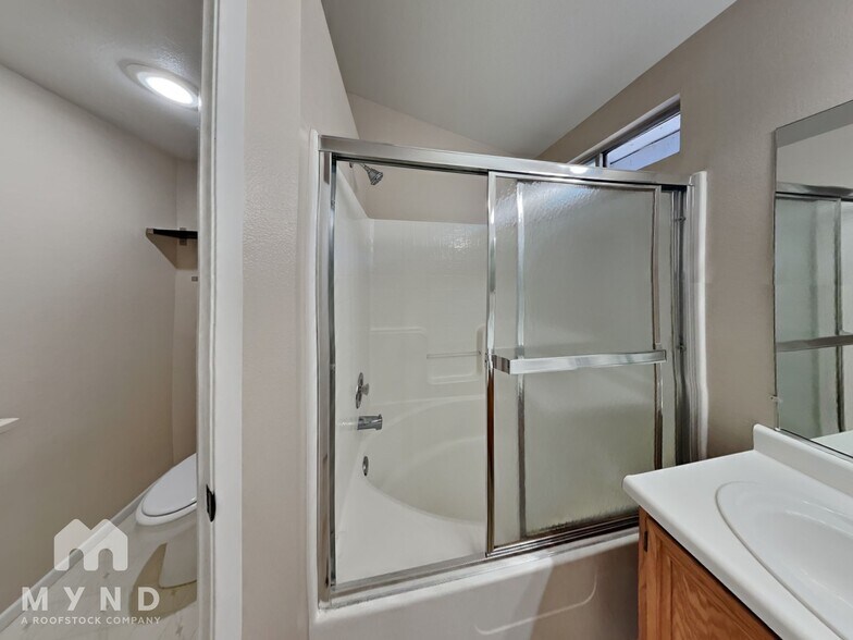 Building Photo - 1576 Reno View Dr