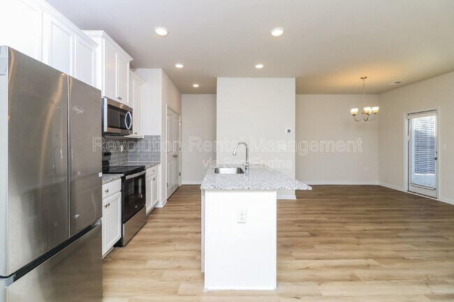 Building Photo - 1002 Merritt Dr