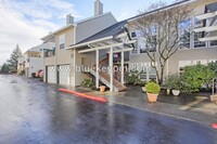 Building Photo - 2 Bed, 2 Bath Main Floor Condo in Cascade ...