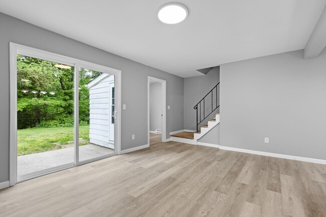 Building Photo - 500 NY-299