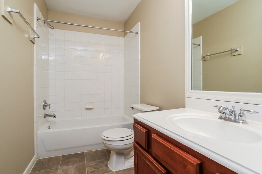 Building Photo - 14210 Noahs Landing Ln