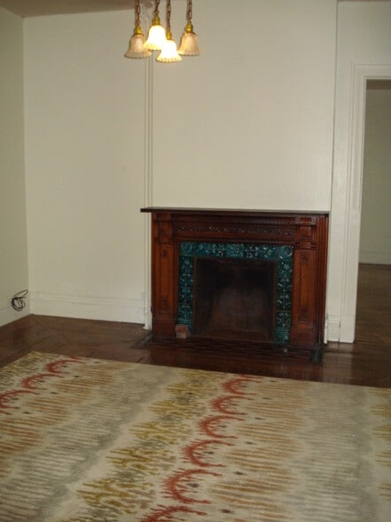 Building Photo - 209 West Ave S