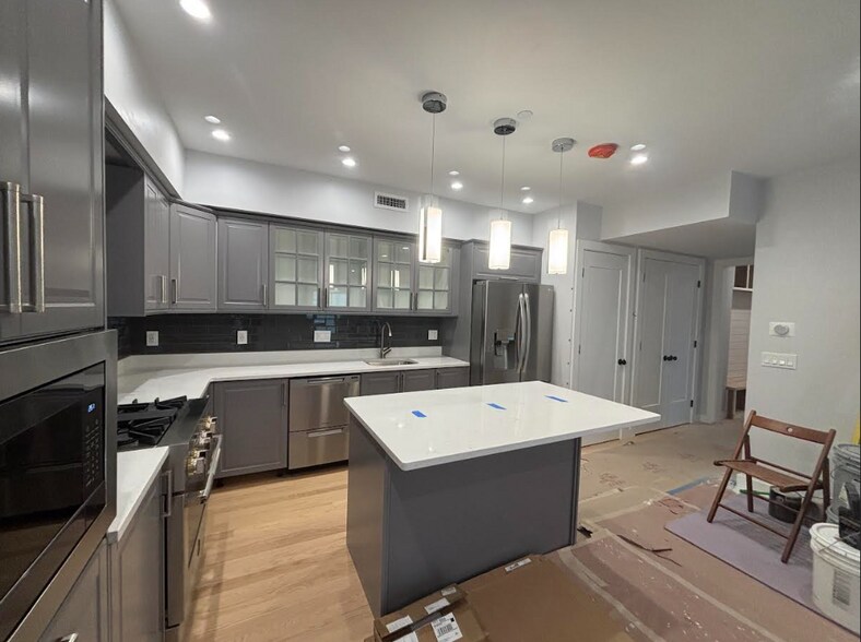 Building Photo - 12 Aldersey St